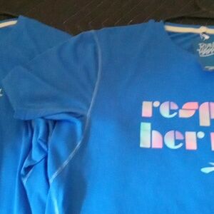 Brooks woman tee shirt